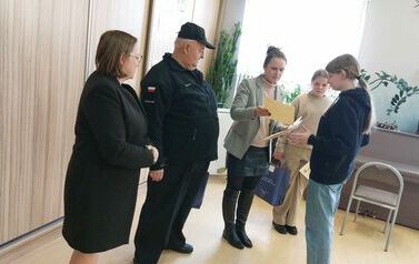 Nagroda za zajęcie I miejsca dla Zuzanny Jajor oraz za zajęcie II miejsca dla Mai Partyka w III kategorii wiekowej