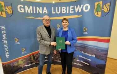 Prezes REDON NAKŁO Sp. z o.o. Andrzej Trudziński i W&oacute;jt Gminy Lubiewo Joanna Jastak