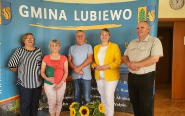 od lewej p. Alicja Kozielecka, p.Hanna Sobacka, p.Edmund G&oacute;rka, p. Joanna Jastak, p.Krzysztof Zielazny