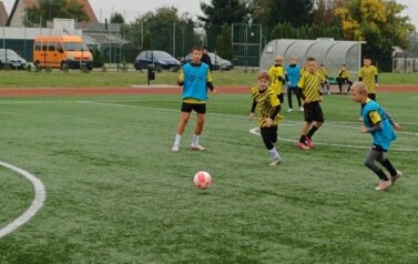 z orlika na stadion 7