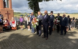 Galeria aktualności W Klonowie uczczono 87. rocznicę wybuchu II wojny światowej 15