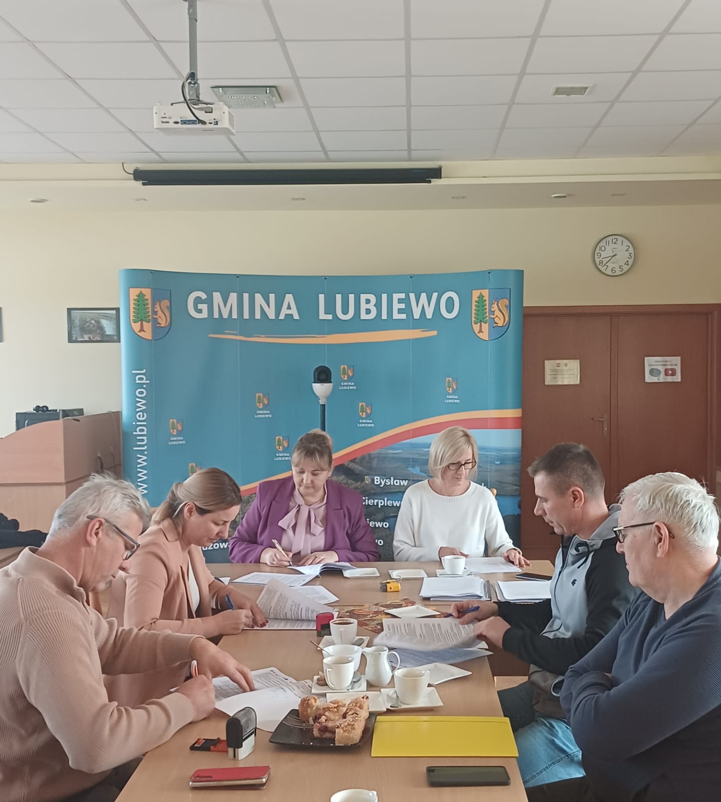 Fotorelacja podpisanie um&oacute;w