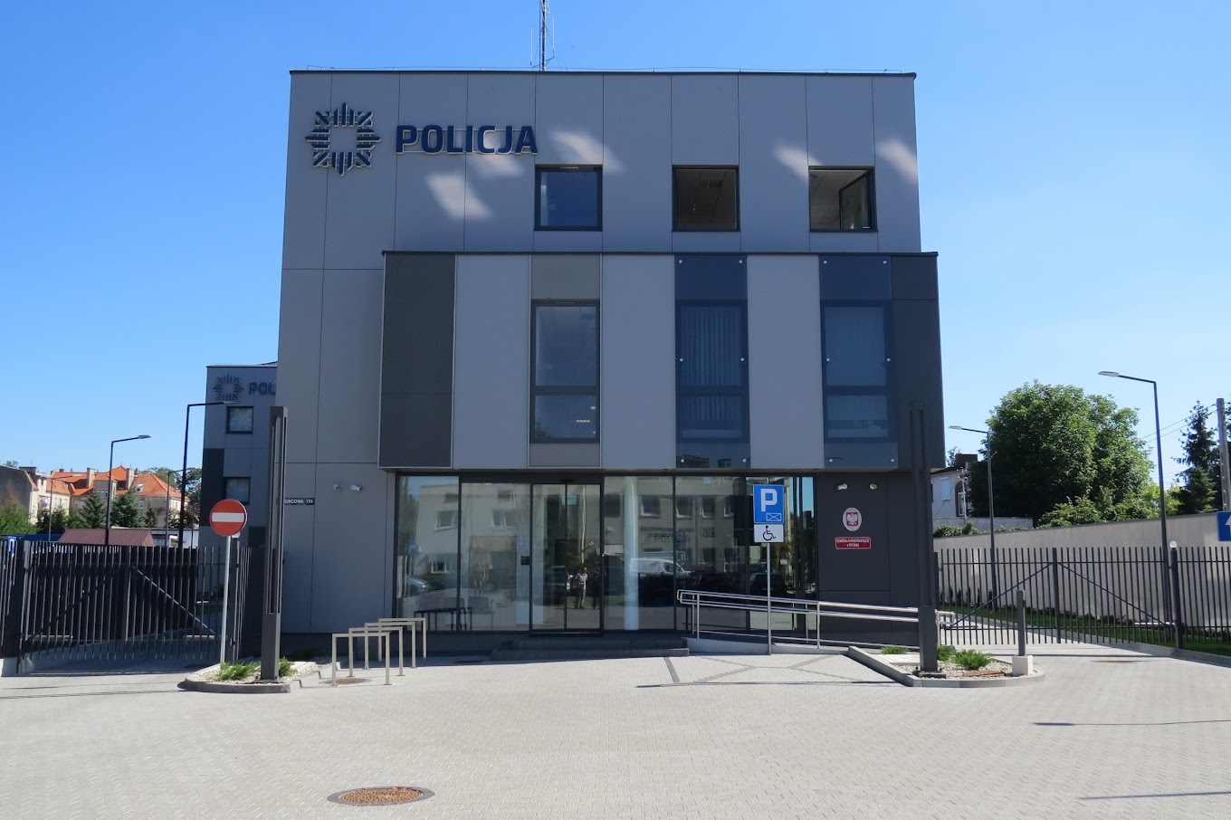 źródło: https://www.google.com/search?client=firefox-b-d&channel=entpr&q=komenda+powiatowa+policji+w+tucholi#vhid=ylV1v3v9ZjSjIM&vssid=l
