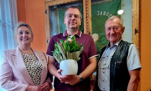Zdjęcie do Pan Jacek Janiak objął obowiązki Dyrektora Szkoły Podstawowej  im. Janusza Korczaka w Bysławiu.